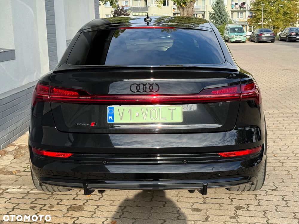 Audi e-tron S quattro - 24