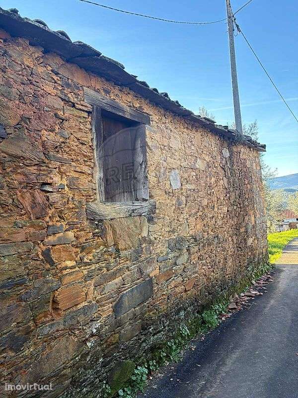 Moradia T2 para venda - Grande imagem: 2/7