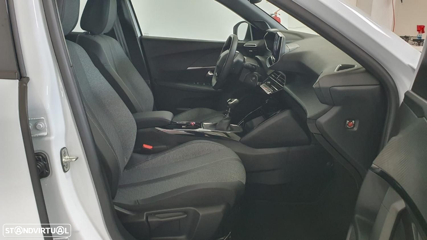 Peugeot 2008 1.2 PureTech Allure - 19