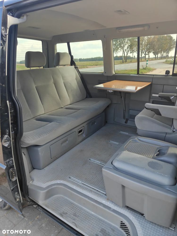 Volkswagen Multivan Standard - 14