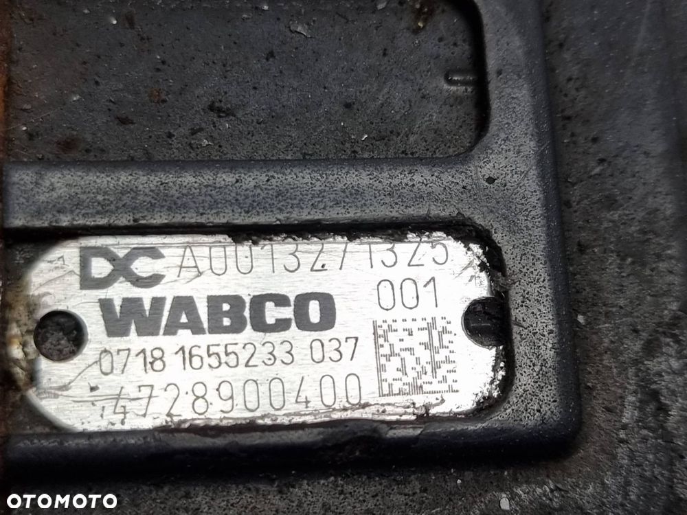 ZAWÓR POWIETRZA MERCEDES ACTROS 1824 A0013271325 - 2