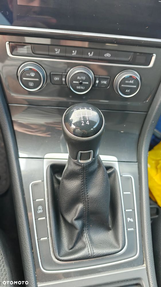 Volkswagen Golf 1.6 TDI BMT Comfortline - 16