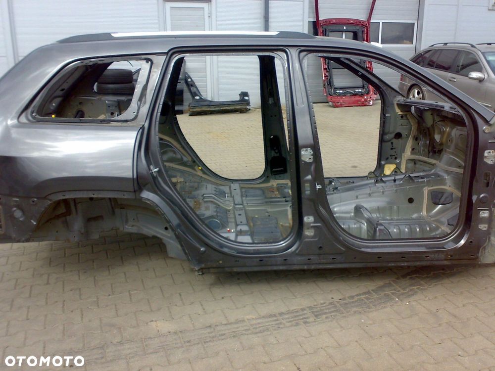 jeep grand cherokee wk2 2014 2021 próg słupek a , b bok nadkole prawy lewy - 1