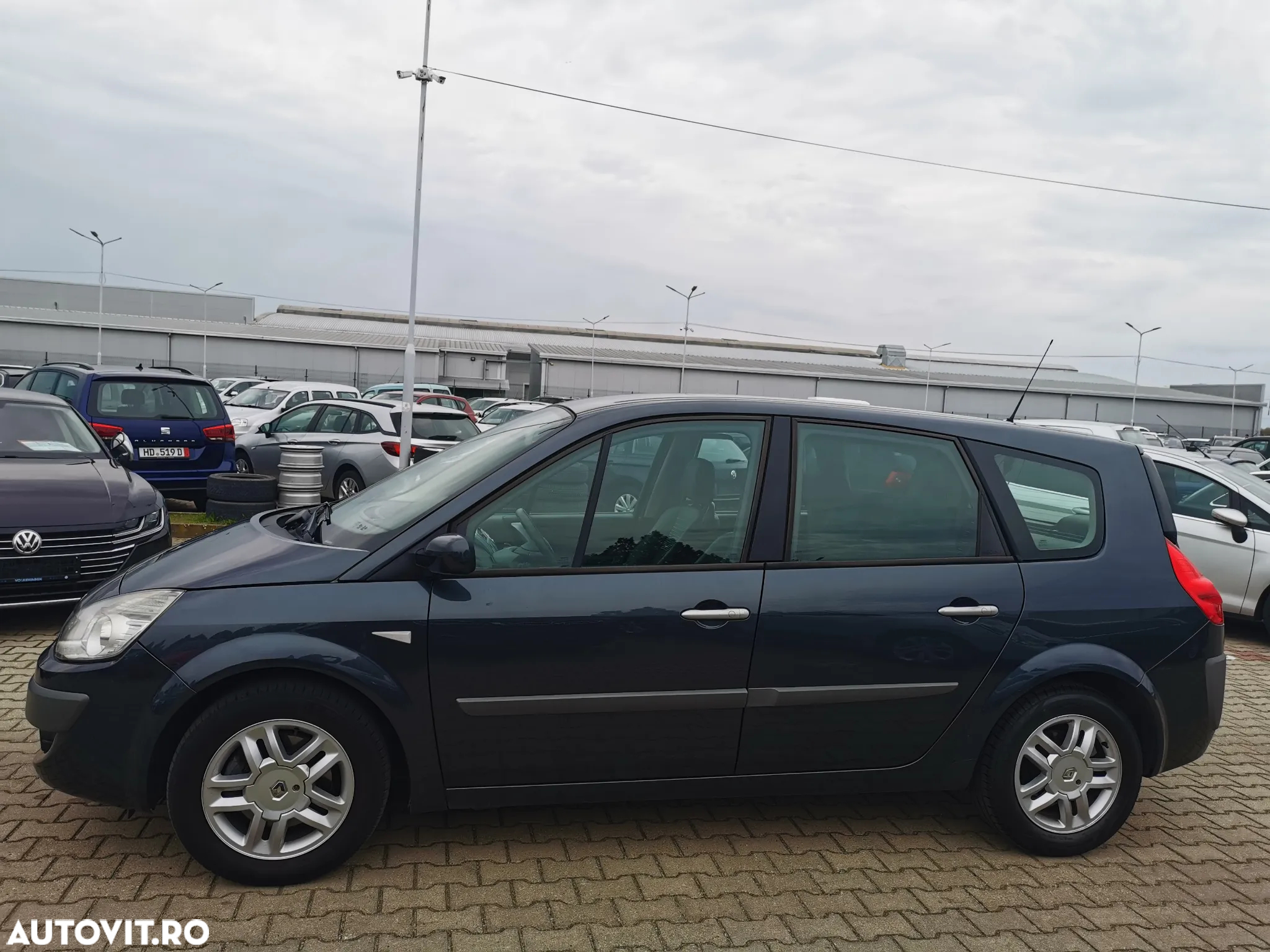 Renault Grand Scenic 1.9 dCi FAP Dynamique - 5