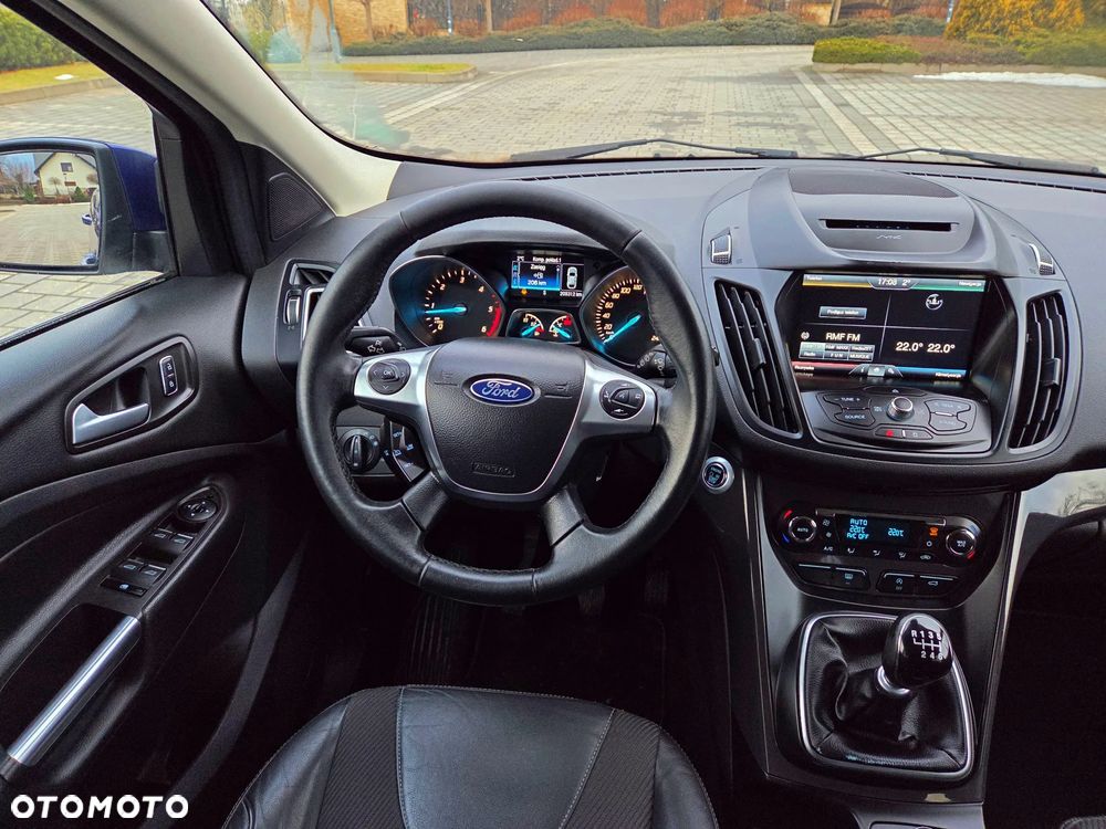 Ford Kuga 2.0 TDCi 2x4 Titanium - 20