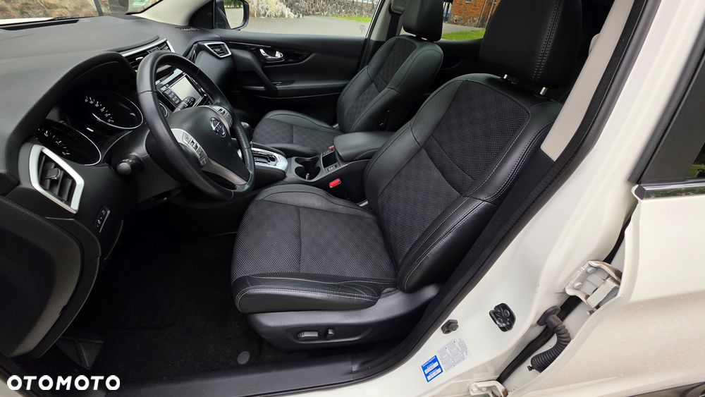 Nissan Qashqai 1.2 DIG-T Xtronic TEKNA+ - 19