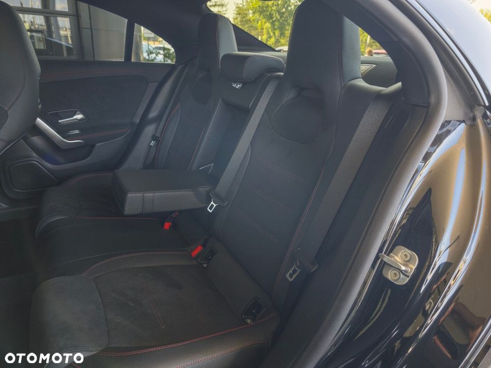 Mercedes-Benz CLA 200 mHEV AMG Line 7G-DCT - 11
