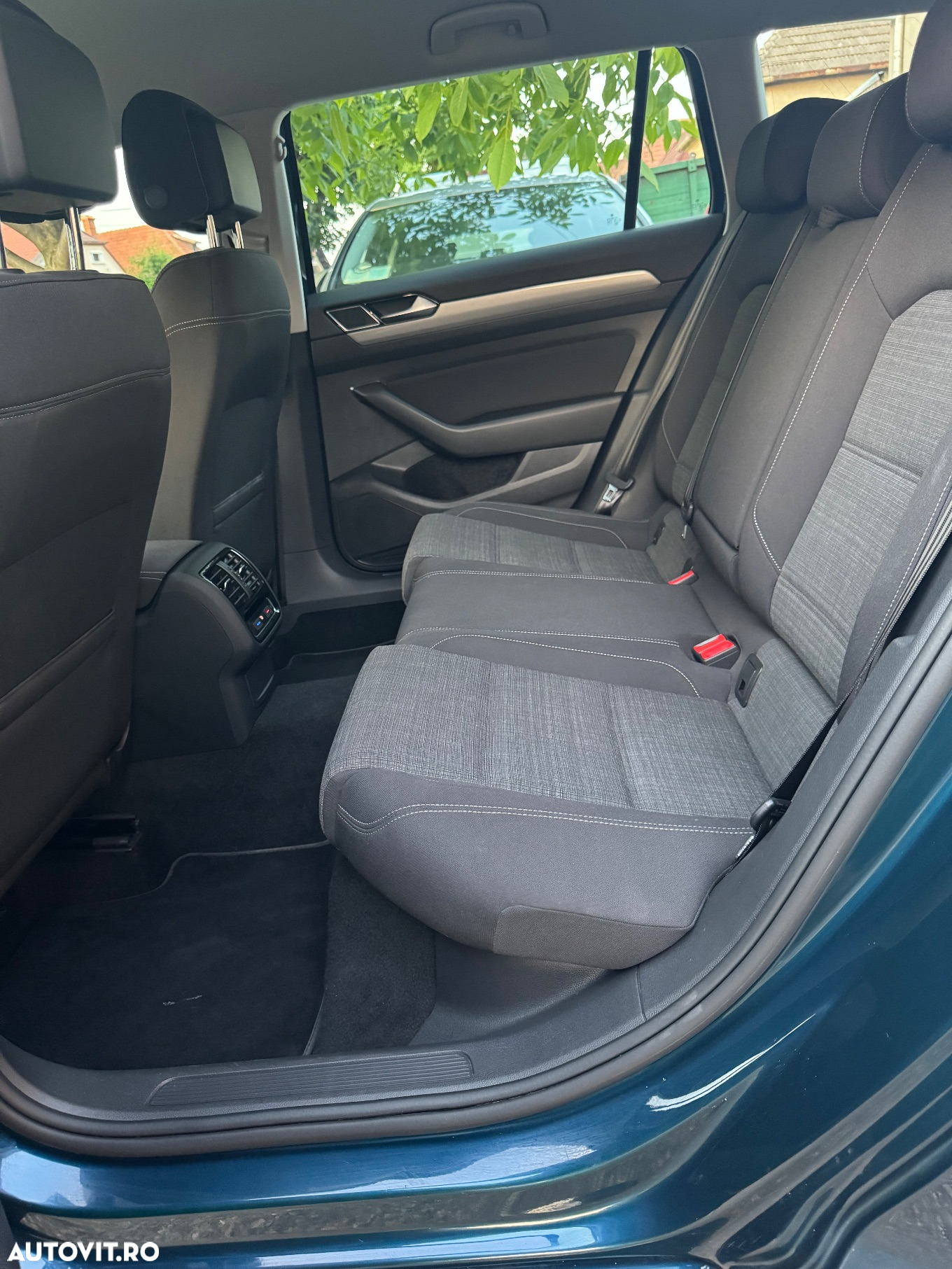 Volkswagen Passat 2.0 TDI DSG Highline - 13