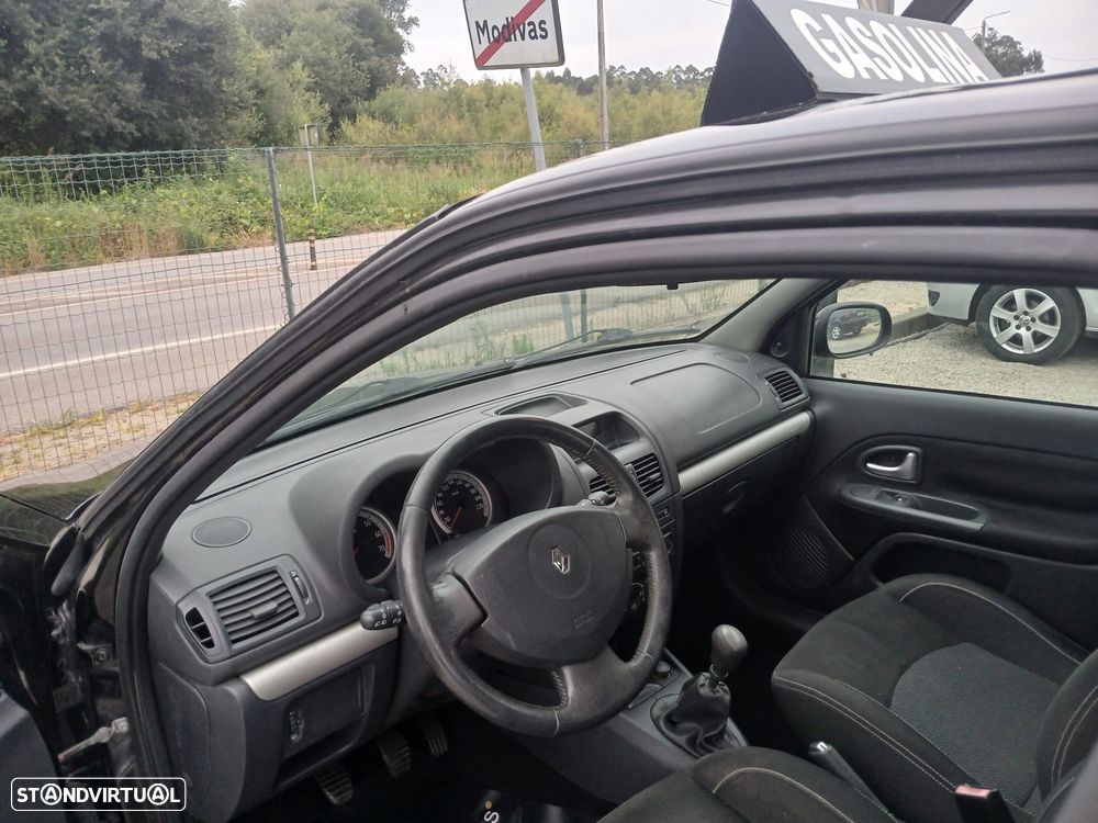 Renault Clio 1.2 16V Dynamique S - 10