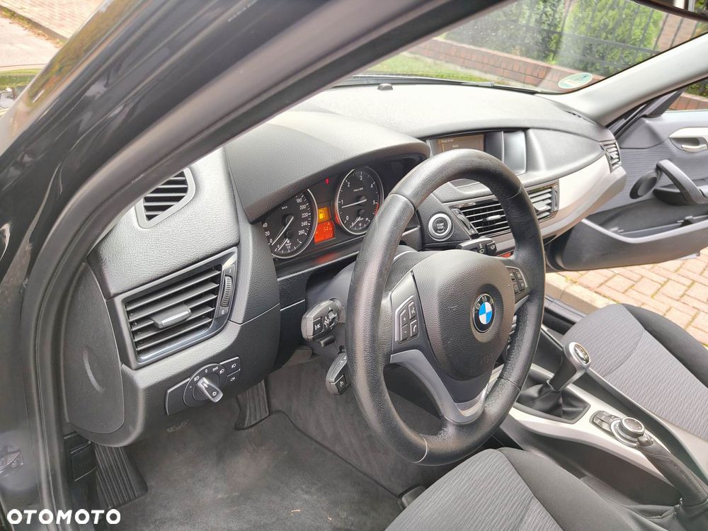 BMW X1 sDrive16d xLine - 20