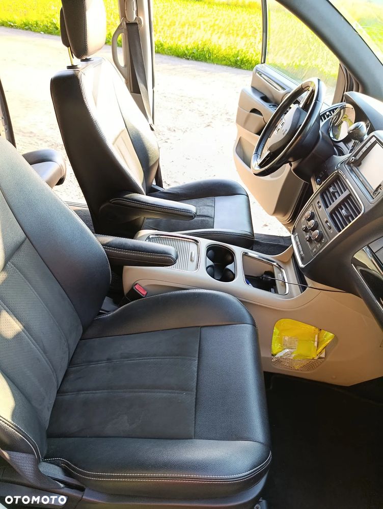 Dodge Grand Caravan - 6