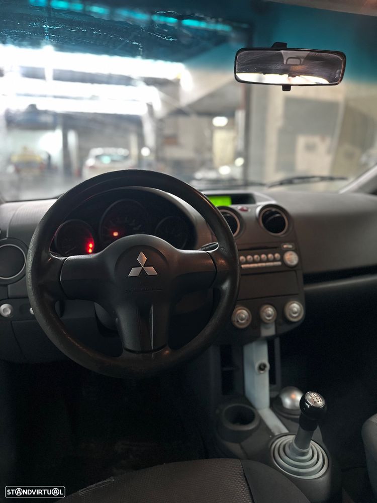 Mitsubishi Colt - 6