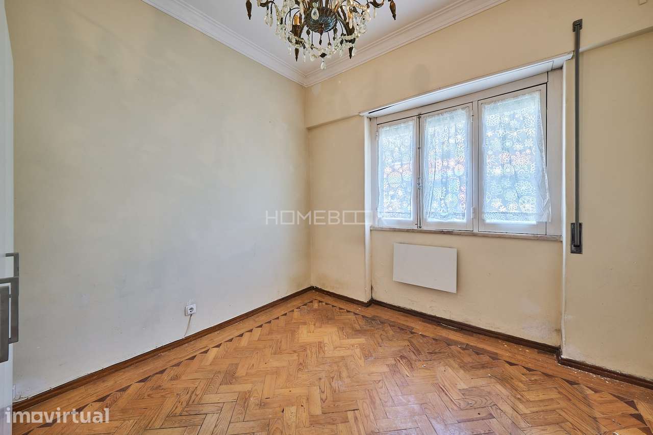 Apartamento T4 para remodelação total em Santo António da Caparica - Grande imagem: 3/27