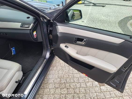 Mercedes-Benz Klasa E 220 CDI DPF BlueEFFICIENCY Automatik Avantgarde - 3