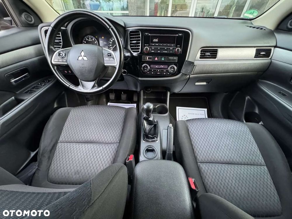 Mitsubishi Outlander - 12