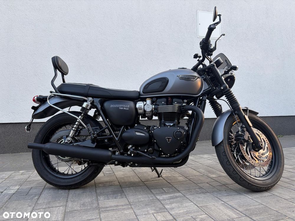 Triumph Bonneville - 11