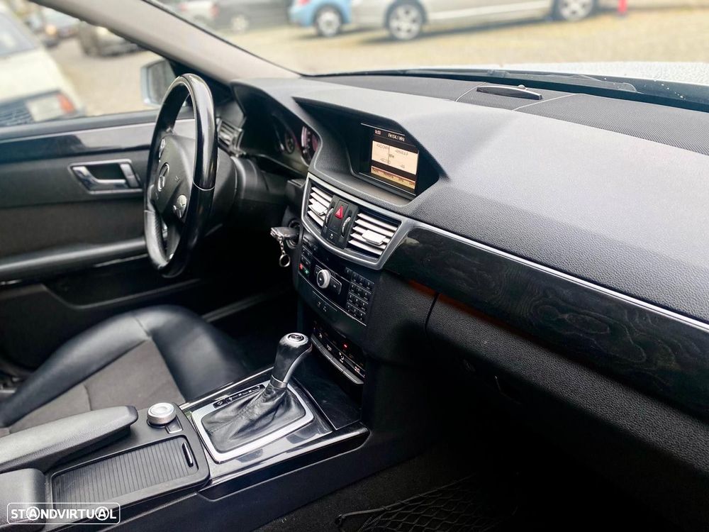 Mercedes-Benz E 220 CDi Avantgarde BE Auto. - 26