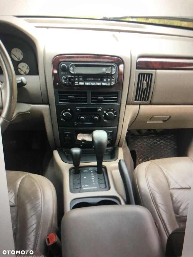Jeep Grand Cherokee - 16