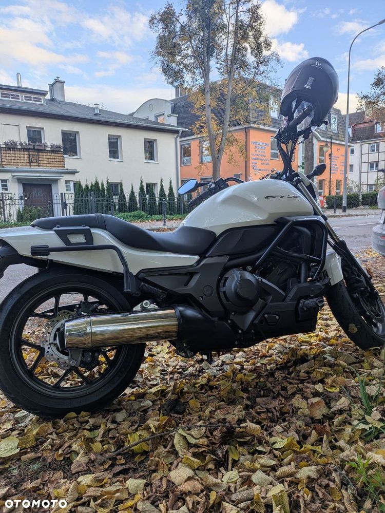 Honda CTX - 4