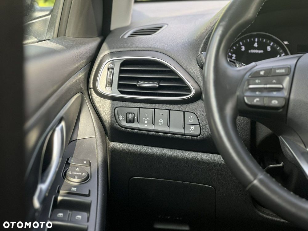 Hyundai i30 1.5 DPI Classic + - 35