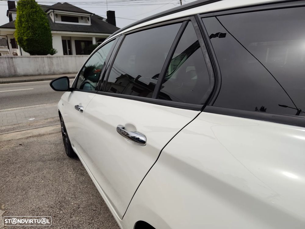 Fiat Tipo Station Wagon 1.3 M-Jet Lounge Tech - 17