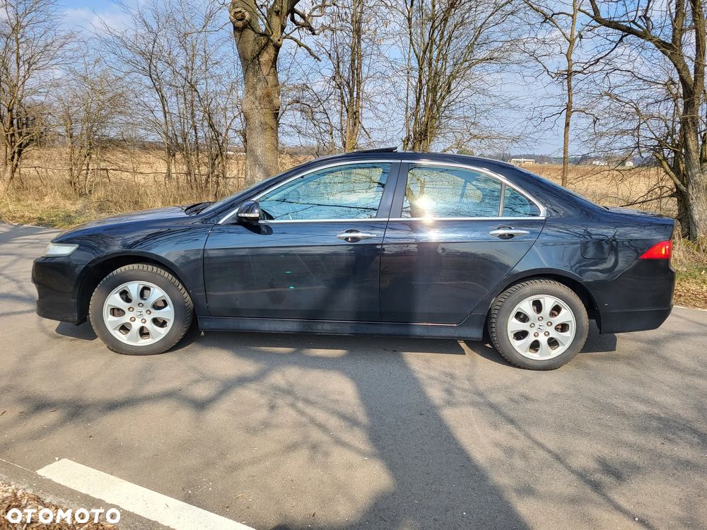 Honda Accord 2.0 Executive - 16