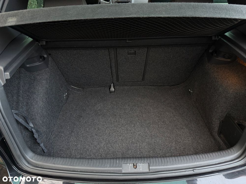 Volkswagen Golf - 10