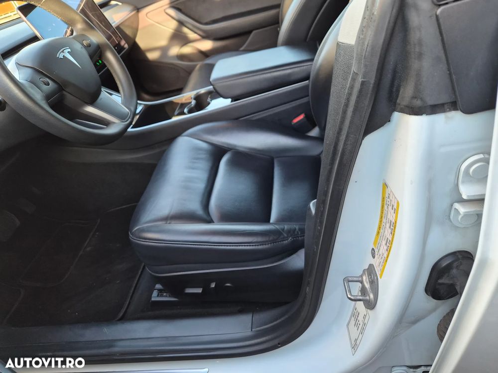 Tesla Model 3 - 33