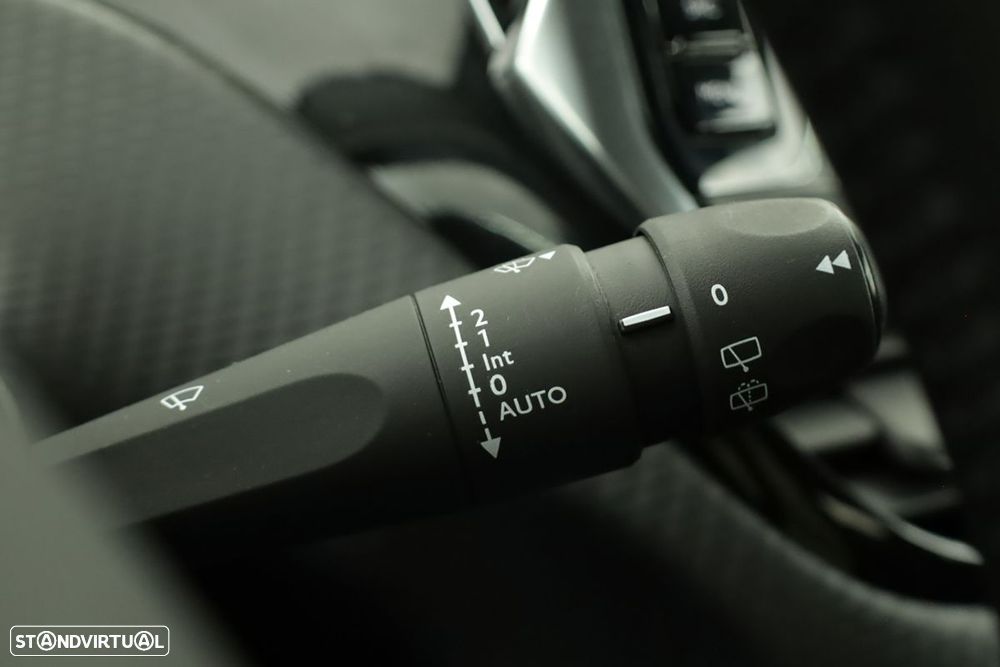 Peugeot 2008 1.2 PureTech Signature - 18