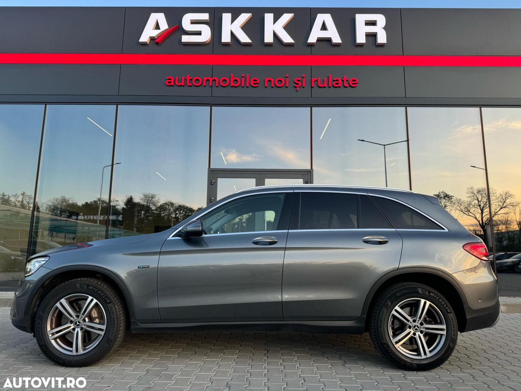 Mercedes-Benz GLC 300 e 4Matic 9G-TRONIC - 9