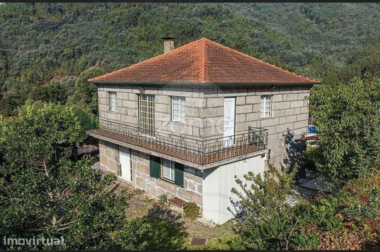MORADIA T4 NO CORAÇÃO DO GERÊS COM GRANDE POTENCIAL PARA TURISMO - Grande imagem: 4/35