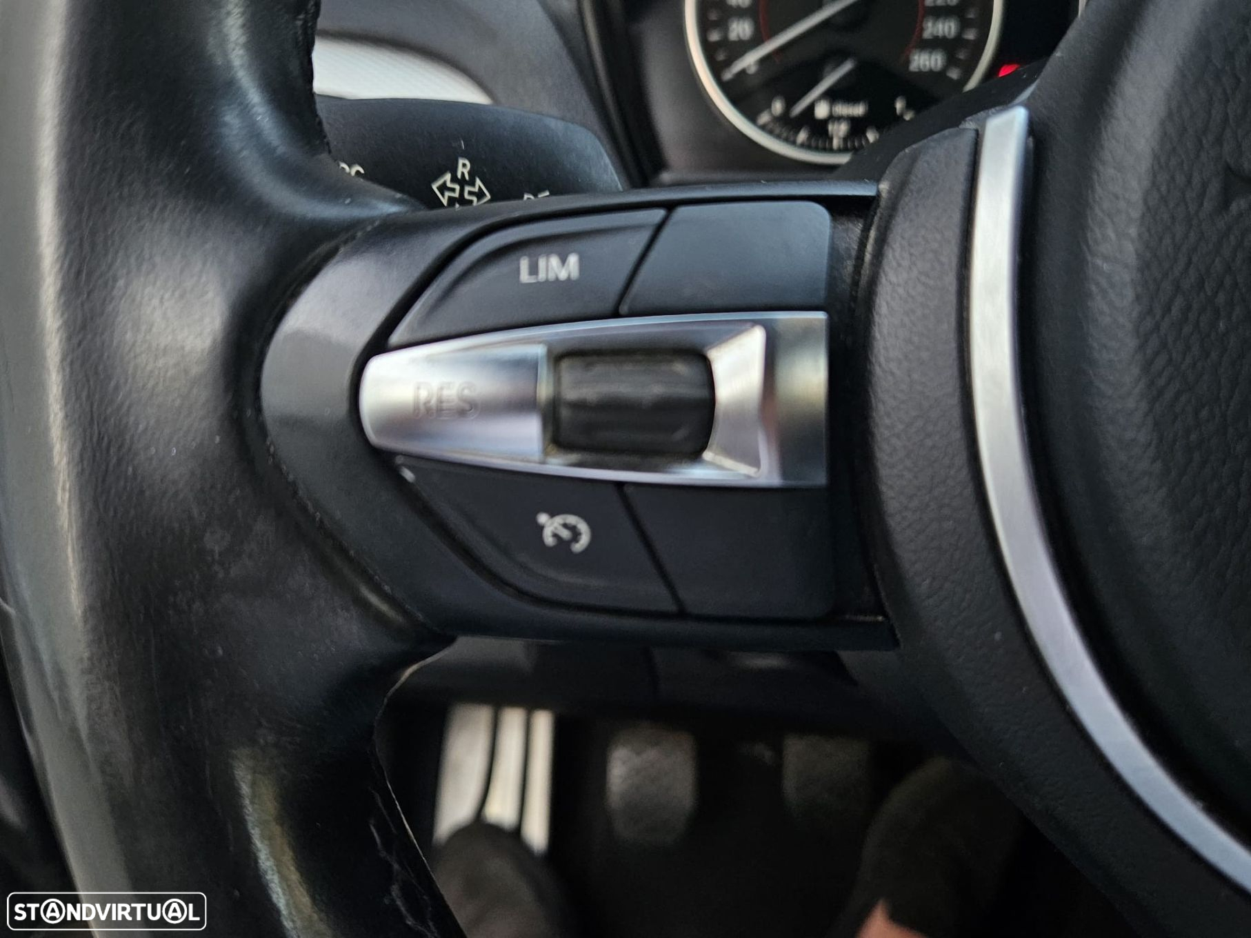 BMW 118 d Pack M - 16