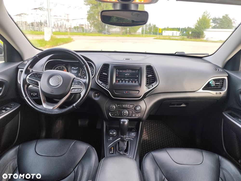 Jeep Cherokee - 6