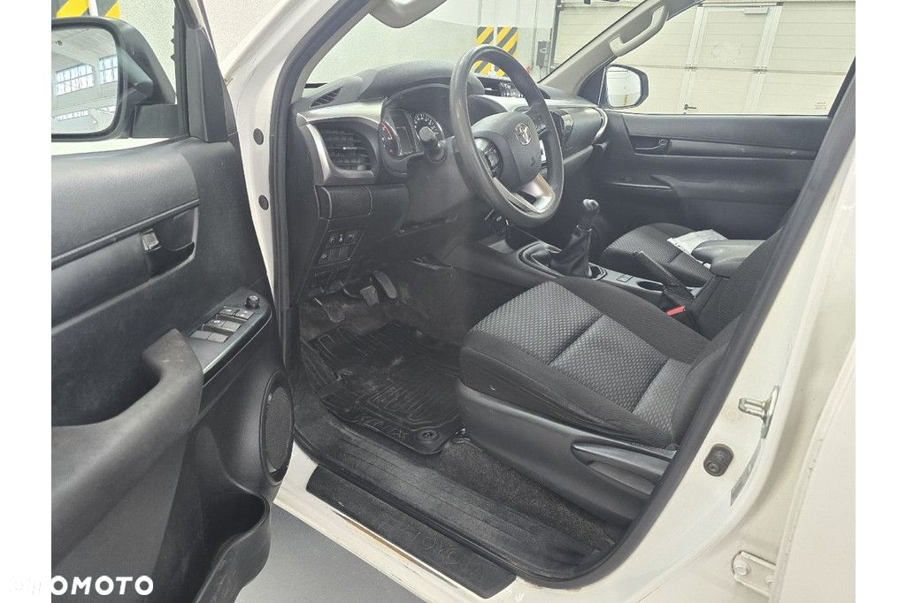 Toyota Hilux - 6