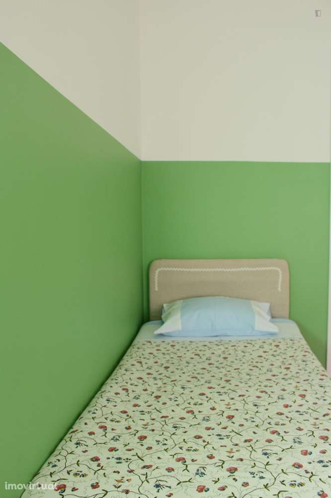 Quarto - localizado em Cidral Coimbra - Grande imagem: 2/36