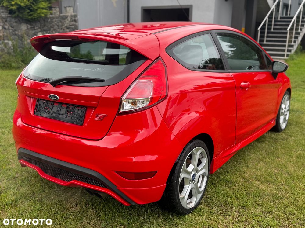 Ford Fiesta 1.6 EcoBoost ST - 14