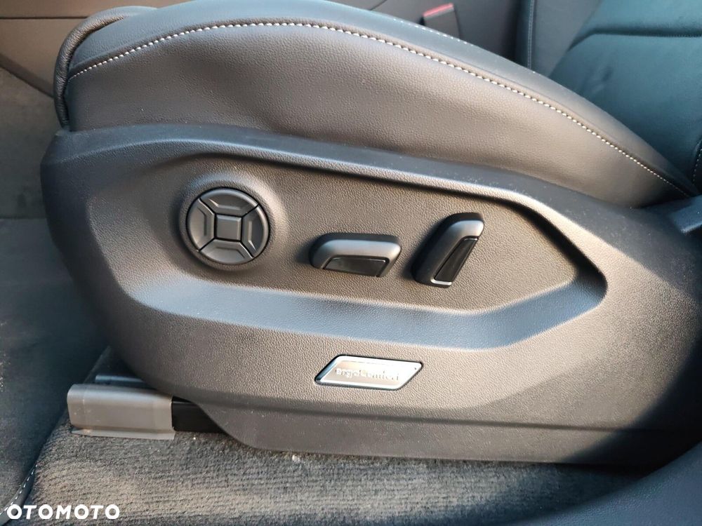 Volkswagen Touareg 3.0 V6 TDI SCR 4Mot R-Line - 28