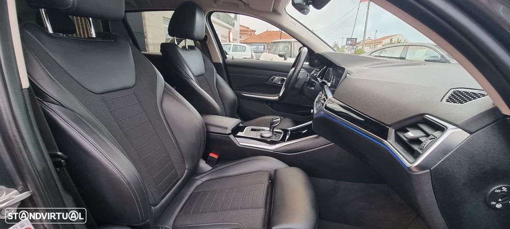 BMW 318 d Touring Line Sport Auto - 54