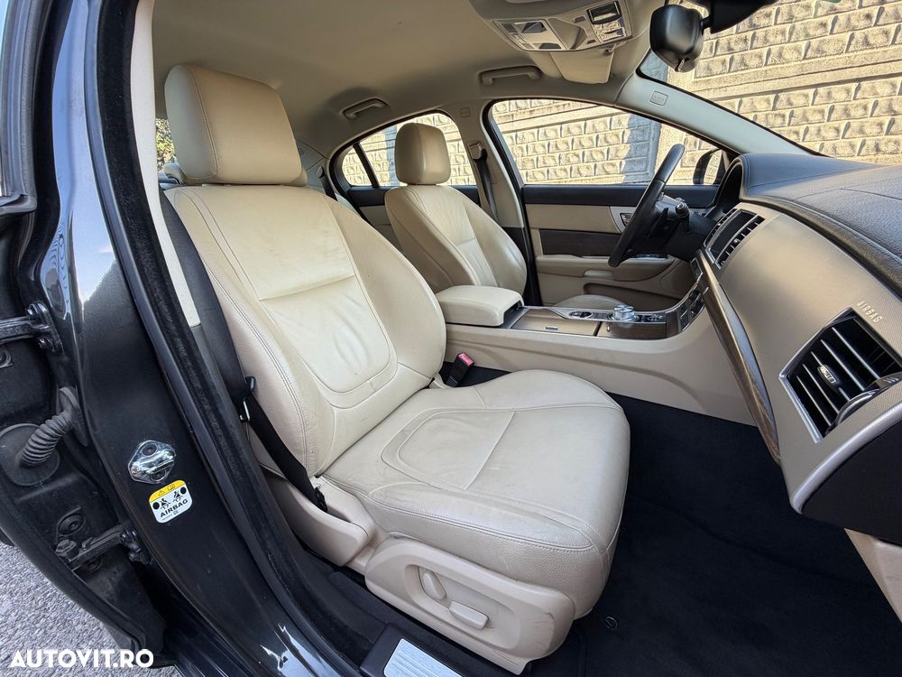 Jaguar XF 2.2D Premium Luxury - 10
