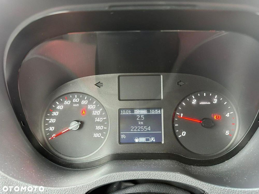 Mercedes-Benz Sprinter - 11