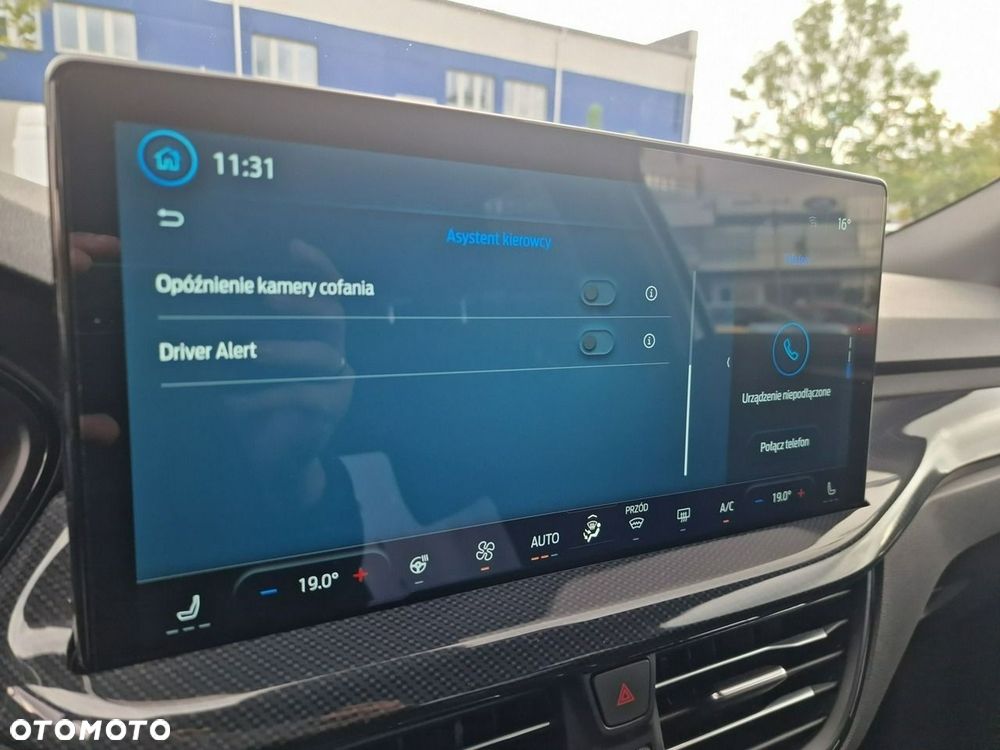Ford Focus 1.0 EcoBoost Hybrid ST-LINE X - 25