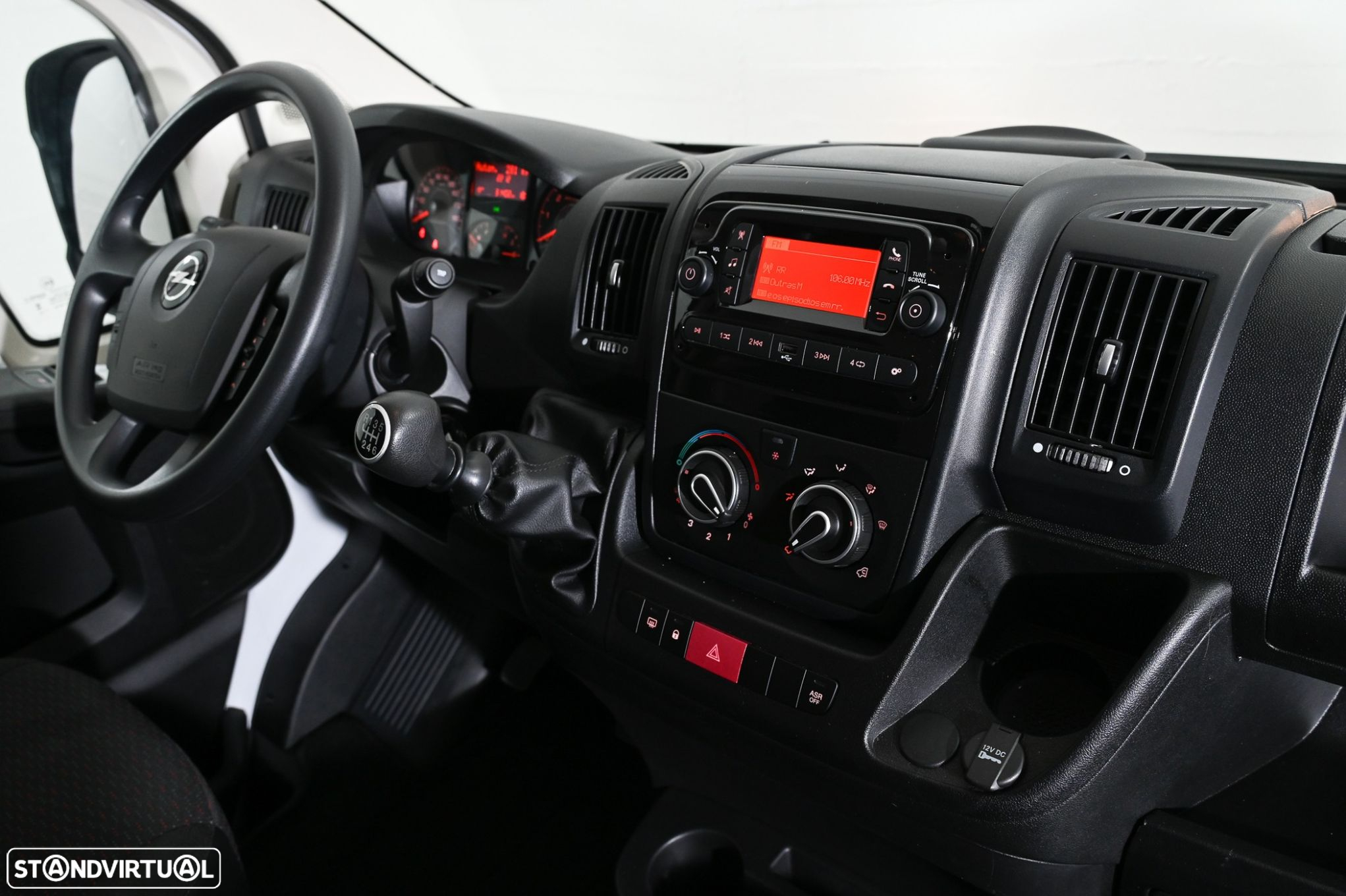 Opel Movano Outro - 16