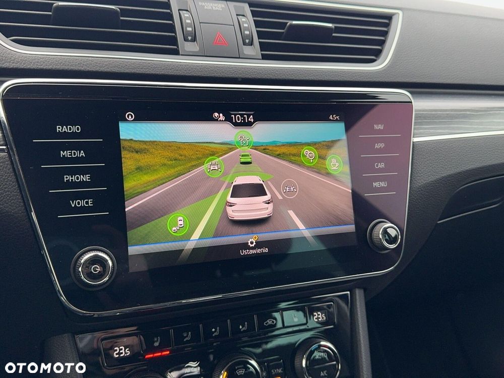 Skoda Superb 2.0 TDI SCR Style DSG - 27