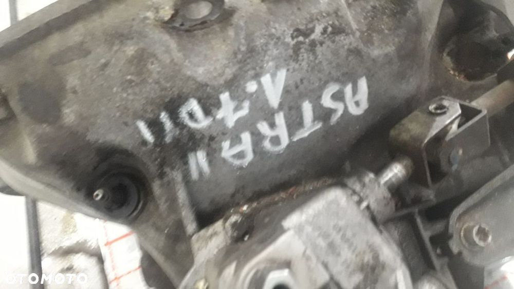 SKRZYNIA BIEGÓW OPEL ASTRA II 2 G ZAFIRA A 1.7 DTI 330700111 90400209 - 9