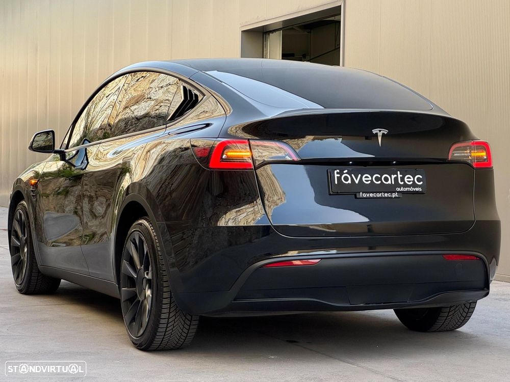 Tesla Model Y Long Range Dual Motor AWD - 40