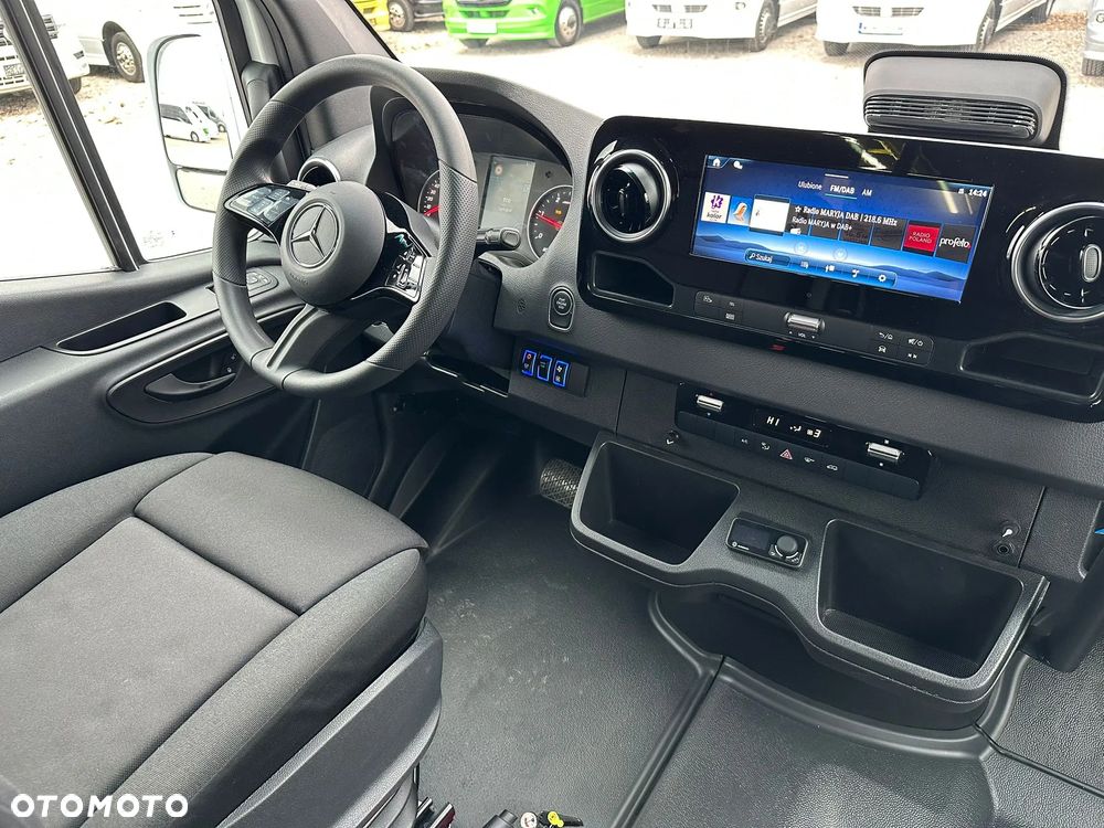 Mercedes-Benz Sprinter 517 - 20