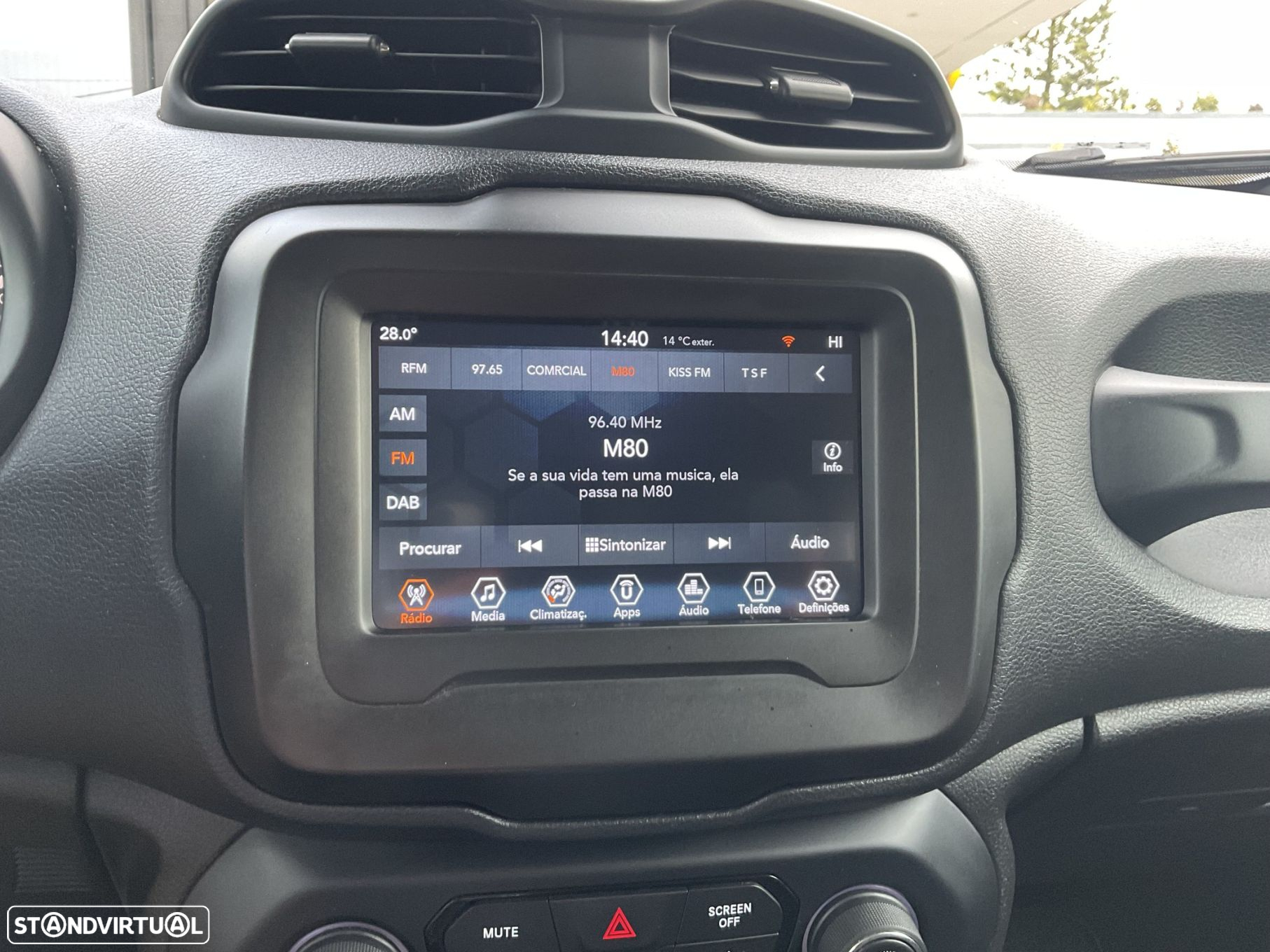 Jeep Renegade 1.0 T Limited - 23