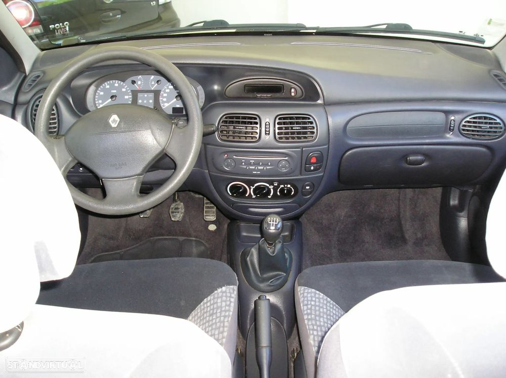 Renault Mégane 1.4 16V Privilège - 9