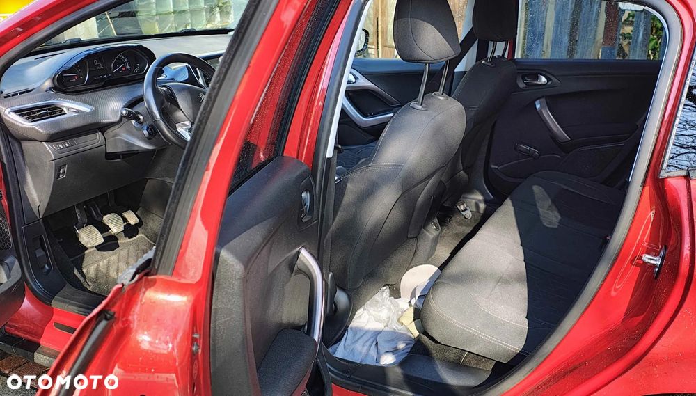 Peugeot 2008 1.6 BlueHDi Style - 12