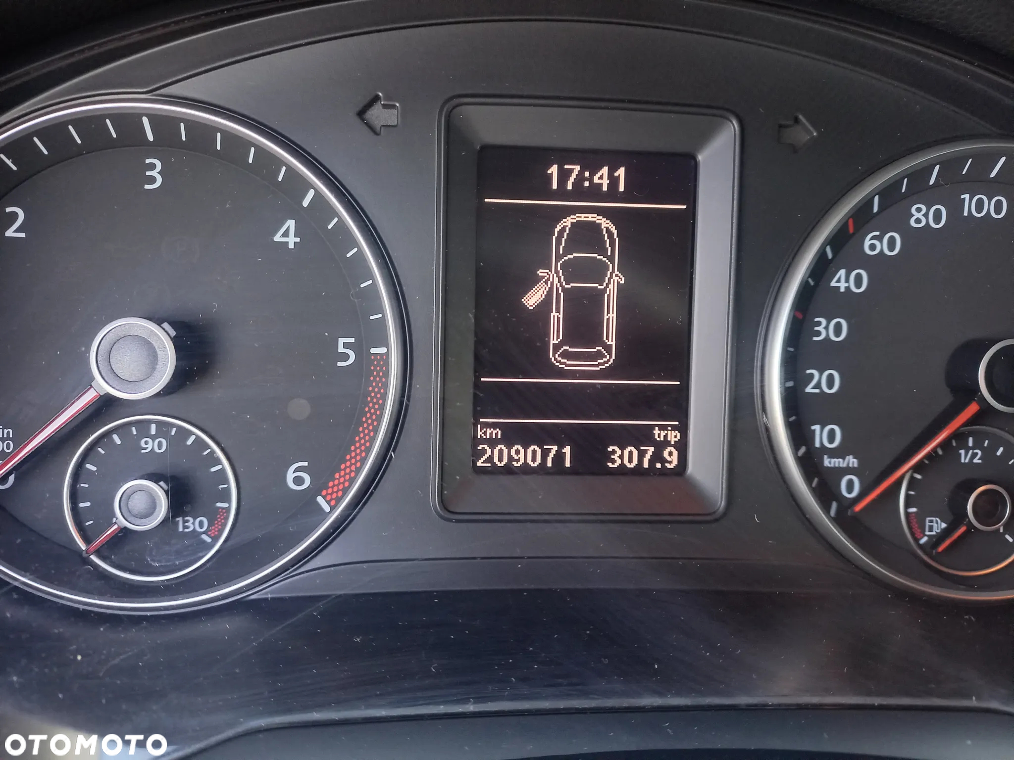 Volkswagen Golf 1.6 TDI BlueMotion Technology DSG Comfortline - 6